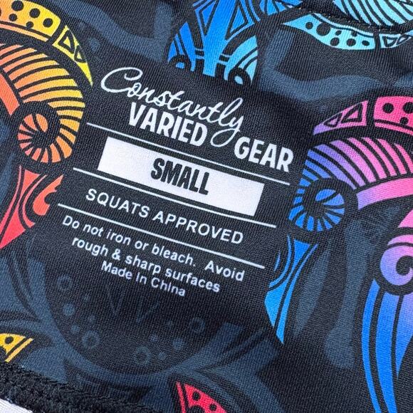 Constantly Varied Gear CVG Size S Leggings Capri Tribal Turtle Pockets Crossfit - Picture 4 of 11